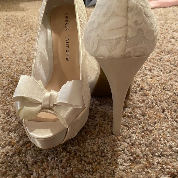 Open toe Lace heels with bows - Picture 8 of 8